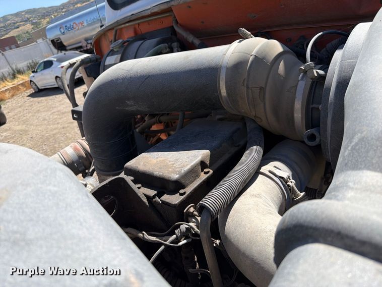 image for item FK4633 1996 International Navistar F-2574 crane truck