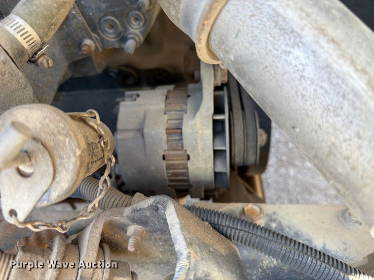 image for item FK4633 1996 International Navistar F-2574 crane truck
