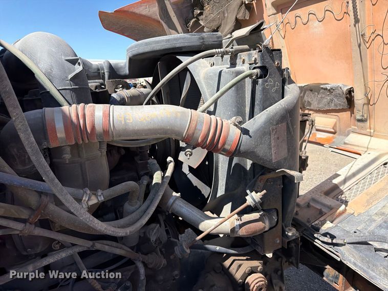 image for item FK4633 1996 International Navistar F-2574 crane truck