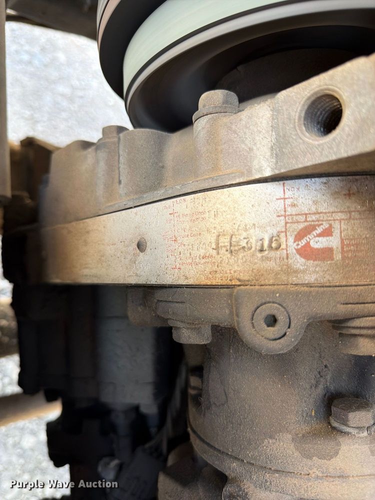 image for item FK4633 1996 International Navistar F-2574 crane truck