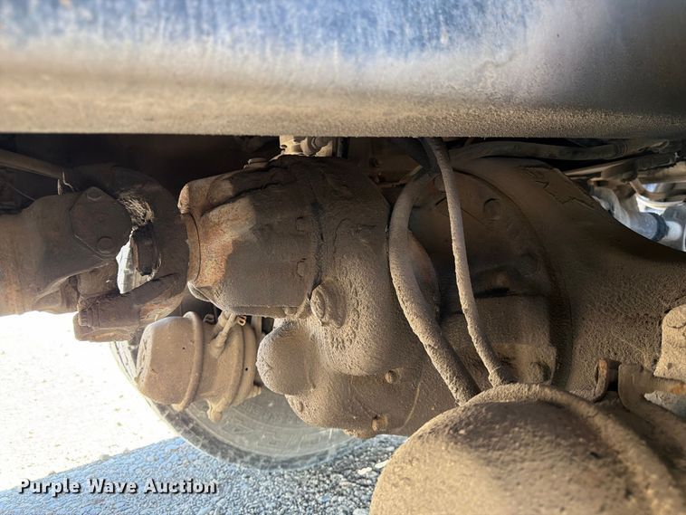 image for item FK4633 1996 International Navistar F-2574 crane truck