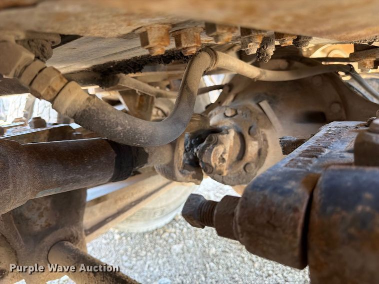 image for item FK4633 1996 International Navistar F-2574 crane truck