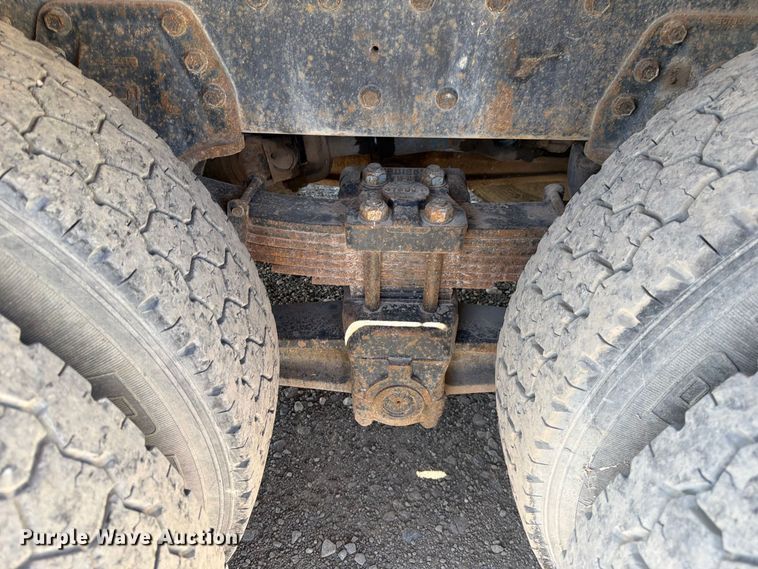 image for item FK4633 1996 International Navistar F-2574 crane truck