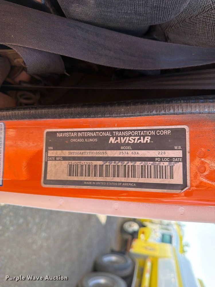 image for item FK4633 1996 International Navistar F-2574 crane truck