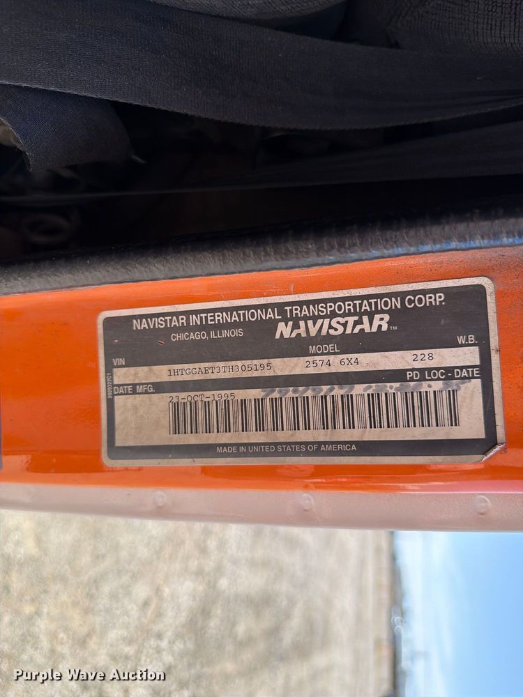image for item FK4633 1996 International Navistar F-2574 crane truck