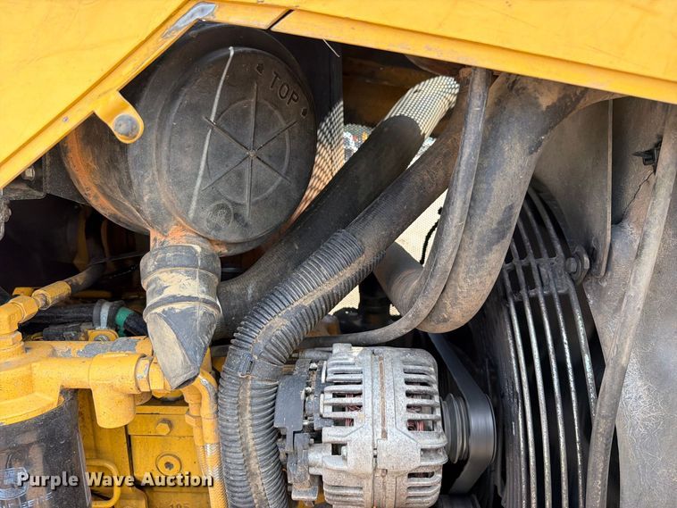 image for item FK5184 2015 John Deere 450J dozer