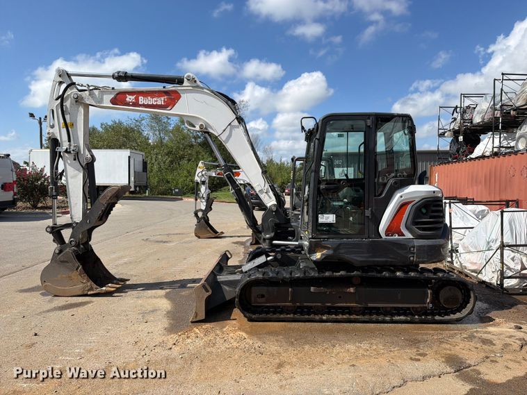 image for item FK5186 2022 Bobcat E88 mini excavator