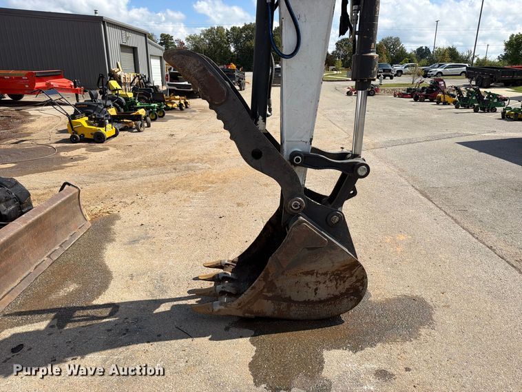 image for item FK5186 2022 Bobcat E88 mini excavator
