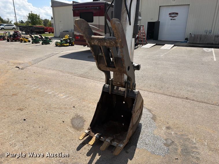 image for item FK5186 2022 Bobcat E88 mini excavator