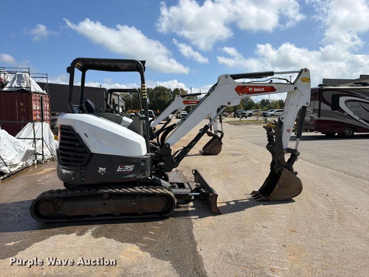 image for item FK5187 2023 Bobcat E35 mini excavator