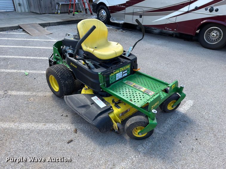 image for item FK5197 John Deere 2335E ZTR lawn mower