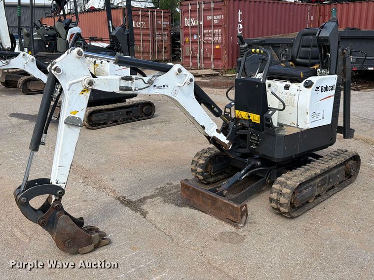 2022 Bobcat E10 mini excavator