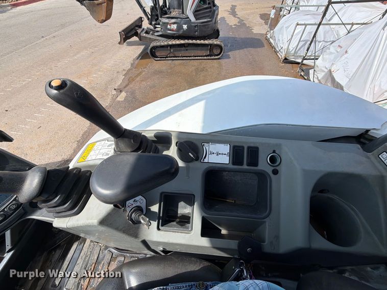 image for item FK5201 2023 Bobcat E32i mini excavator