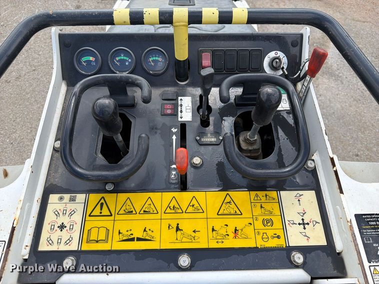 image for item FK5208 2023 Bobcat MT100 compact utility loader