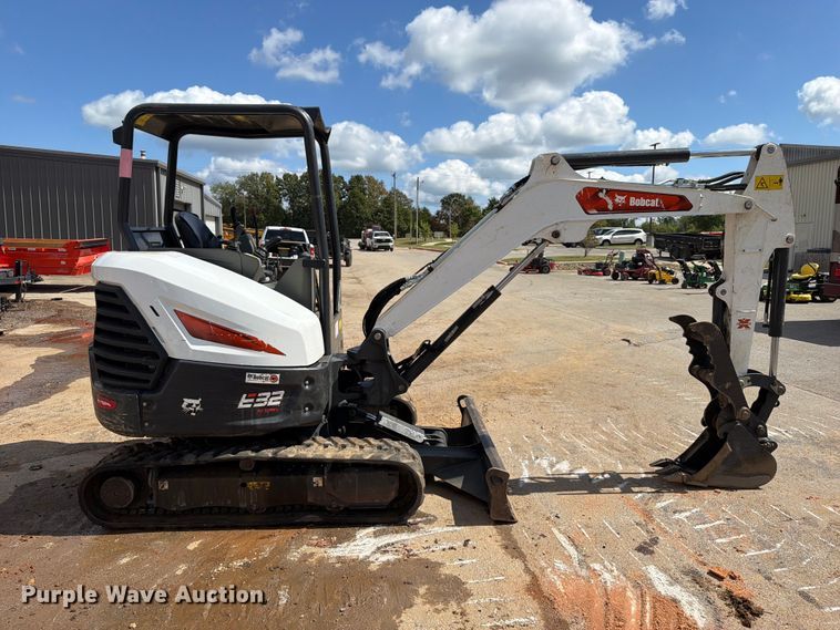 image for item FK5213 2024 Bobcat E32 mini excavator