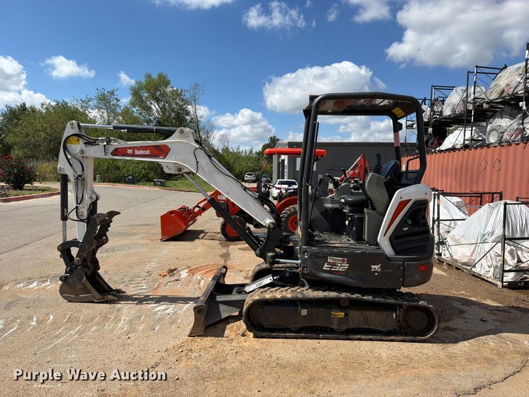 image for item FK5213 2024 Bobcat E32 mini excavator
