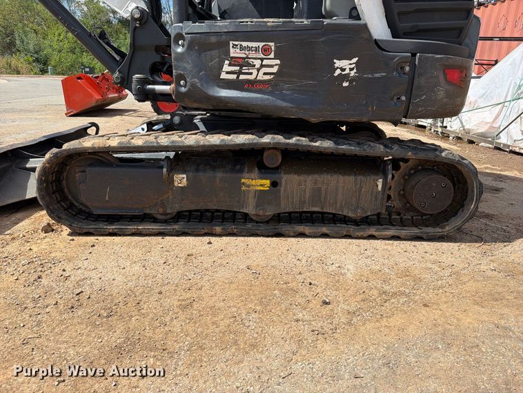 image for item FK5213 2024 Bobcat E32 mini excavator
