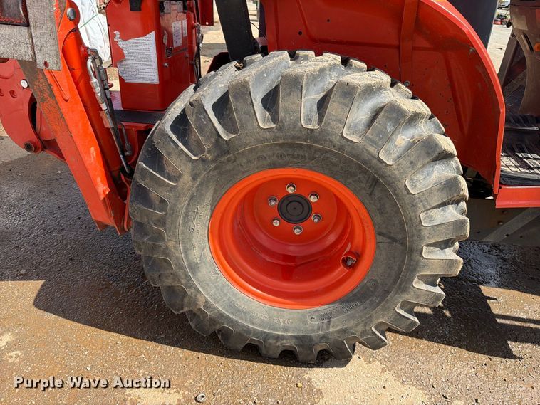image for item FK5214 Kubota B26 backhoe