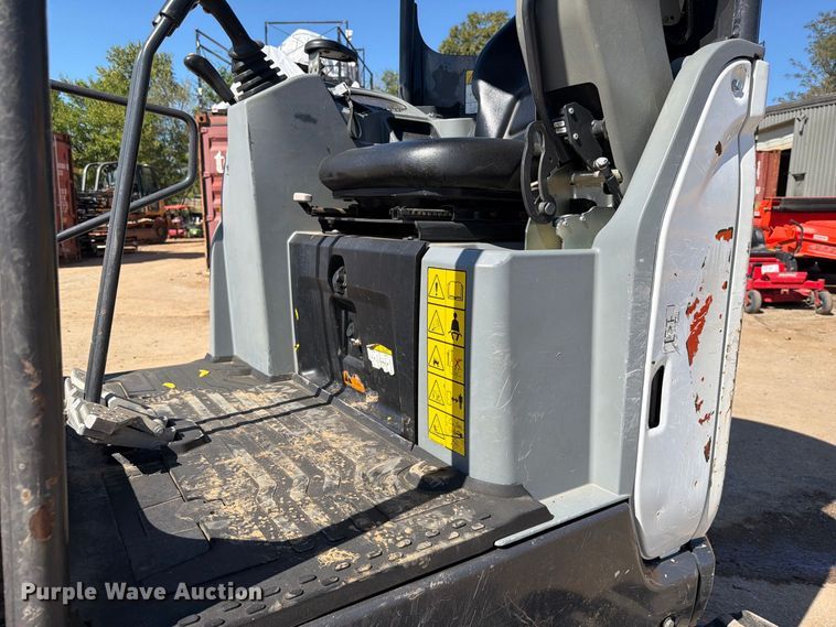 image for item FK5215 Bobcat E20 mini excavator