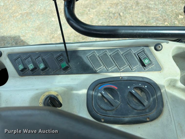 image for item FK5243 2007 New Holland W80TC wheel loader