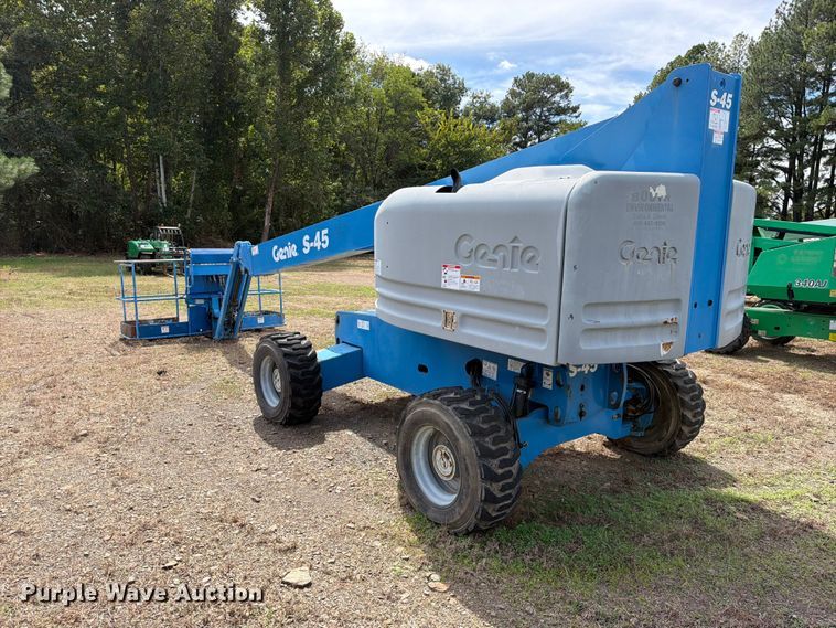 image for item FK5245 2011 Genie S-45 boom lift
