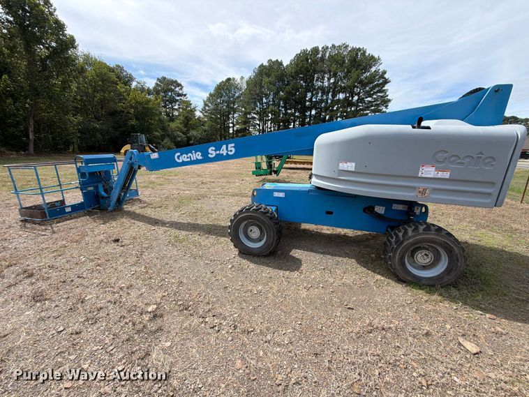 image for item FK5245 2011 Genie S-45 boom lift