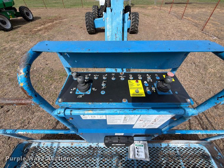 image for item FK5245 2011 Genie S-45 boom lift