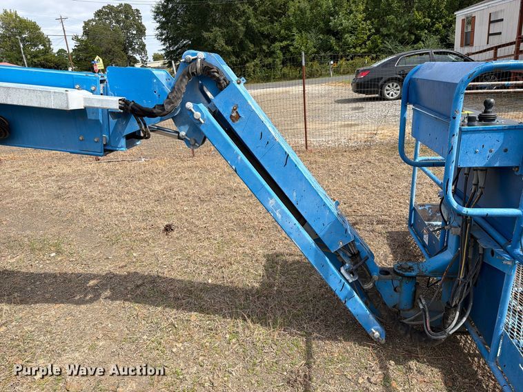 image for item FK5245 2011 Genie S-45 boom lift