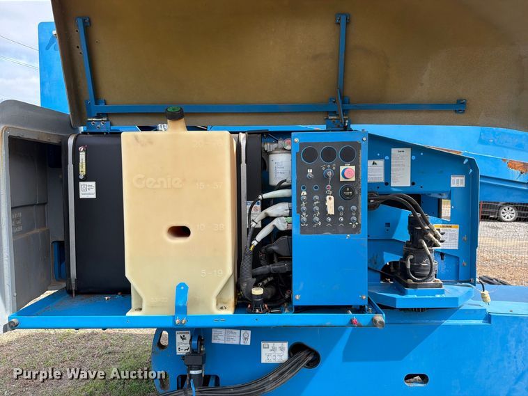 image for item FK5245 2011 Genie S-45 boom lift