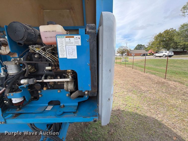 image for item FK5245 2011 Genie S-45 boom lift