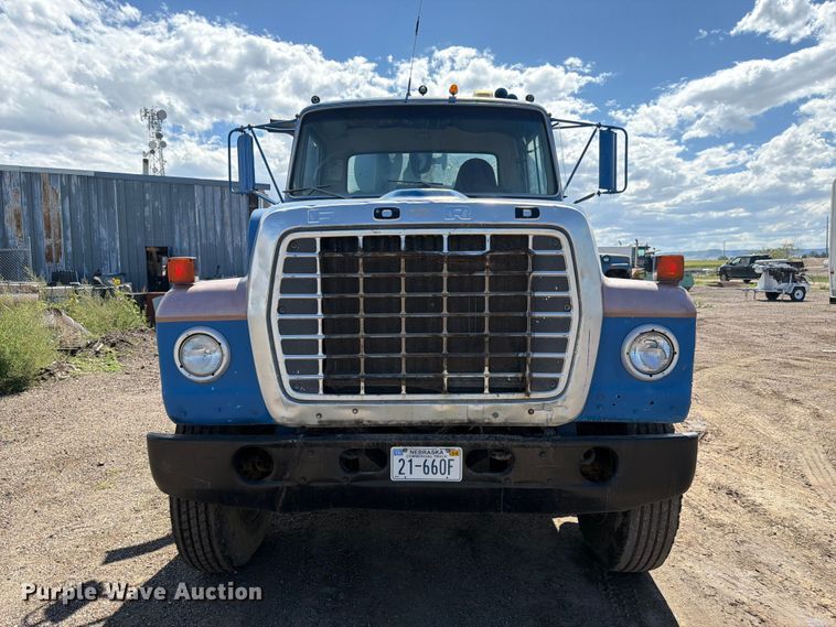 image for item FM7635 1975 Ford 9000 tank truck