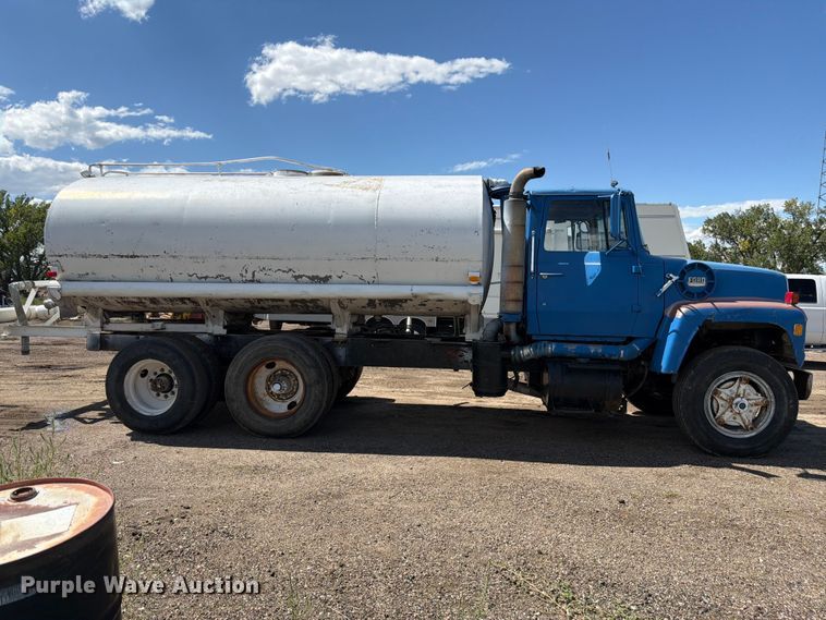 image for item FM7635 1975 Ford 9000 tank truck