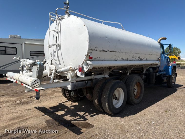 image for item FM7635 1975 Ford 9000 tank truck