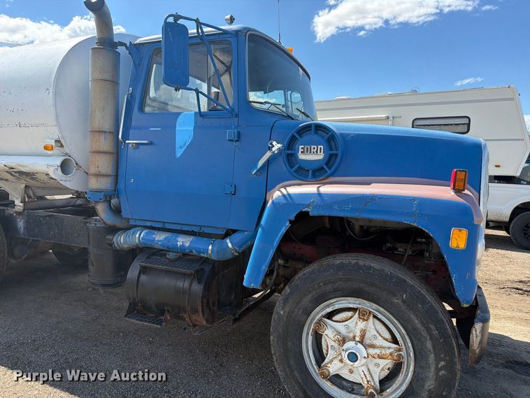 image for item FM7635 1975 Ford 9000 tank truck