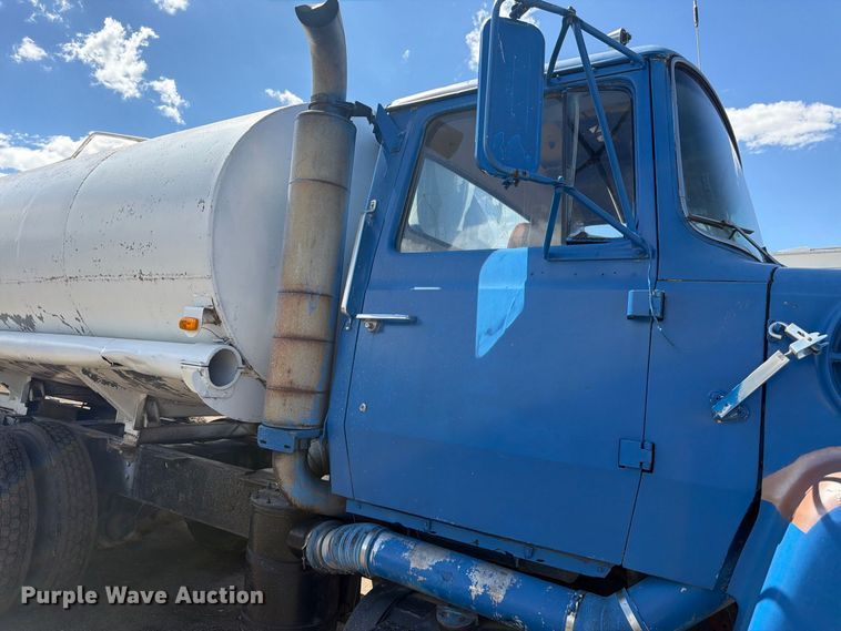 image for item FM7635 1975 Ford 9000 tank truck