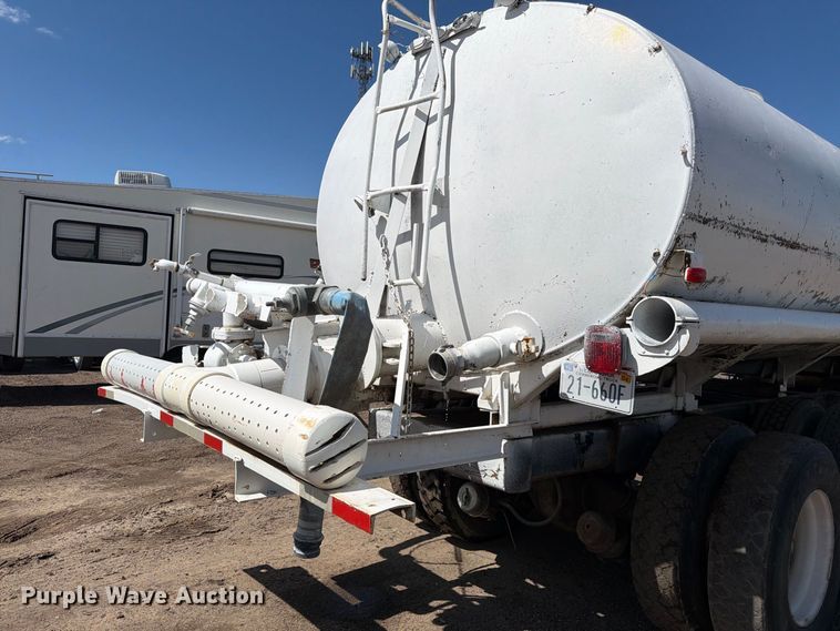 image for item FM7635 1975 Ford 9000 tank truck