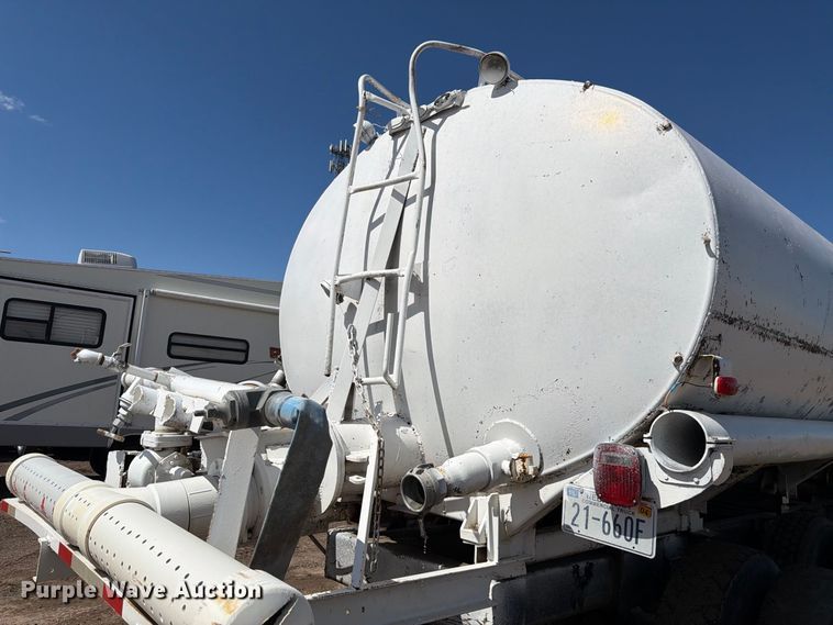image for item FM7635 1975 Ford 9000 tank truck