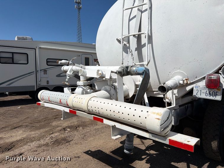 image for item FM7635 1975 Ford 9000 tank truck