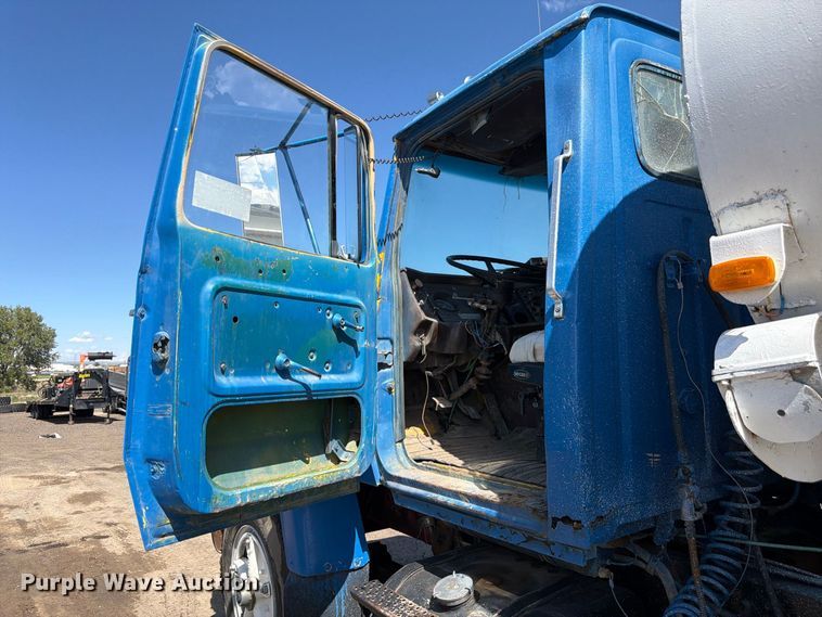 image for item FM7635 1975 Ford 9000 tank truck