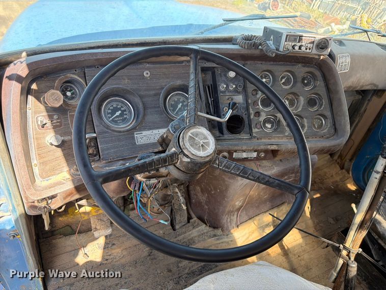 image for item FM7635 1975 Ford 9000 tank truck