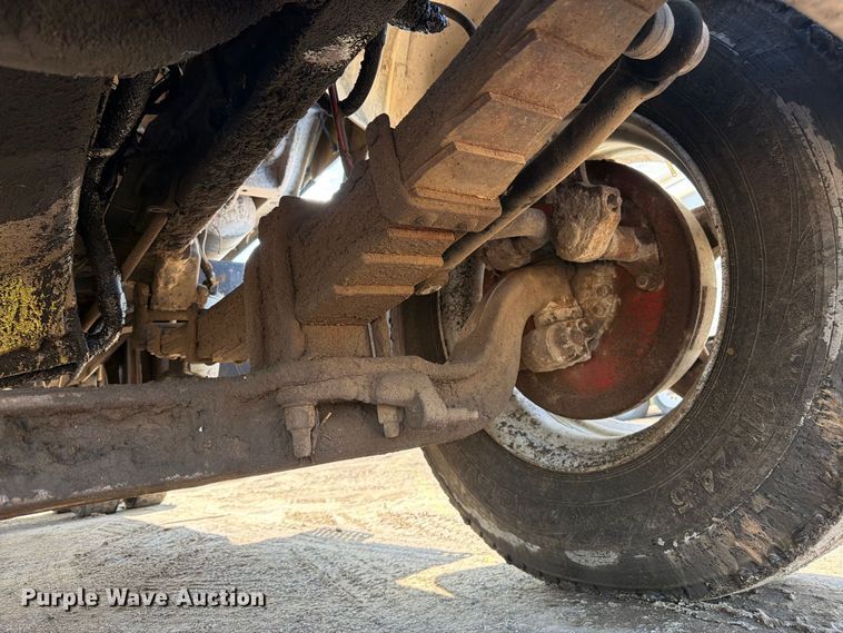 image for item FM7635 1975 Ford 9000 tank truck