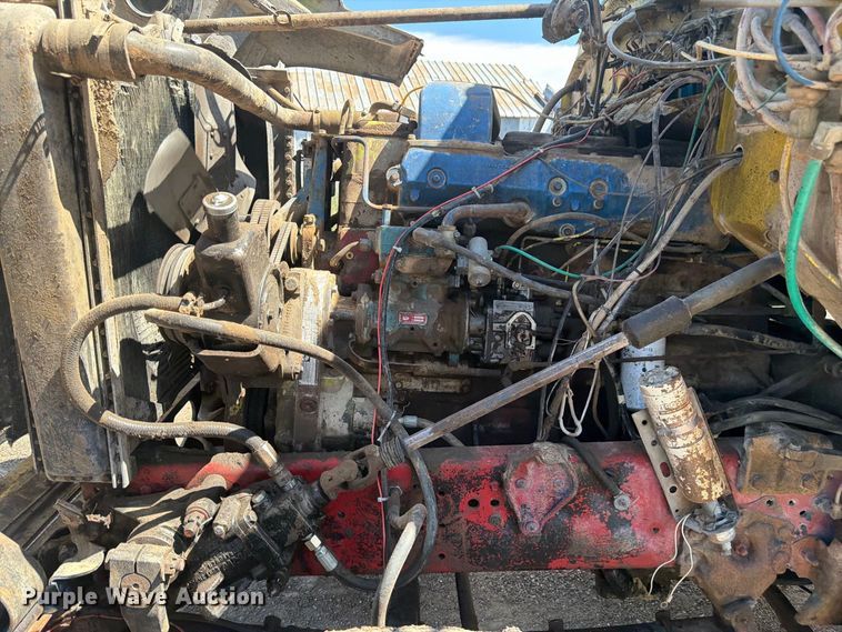 image for item FM7635 1975 Ford 9000 tank truck