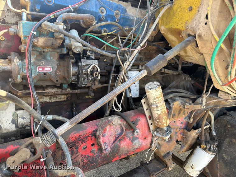 image for item FM7635 1975 Ford 9000 tank truck