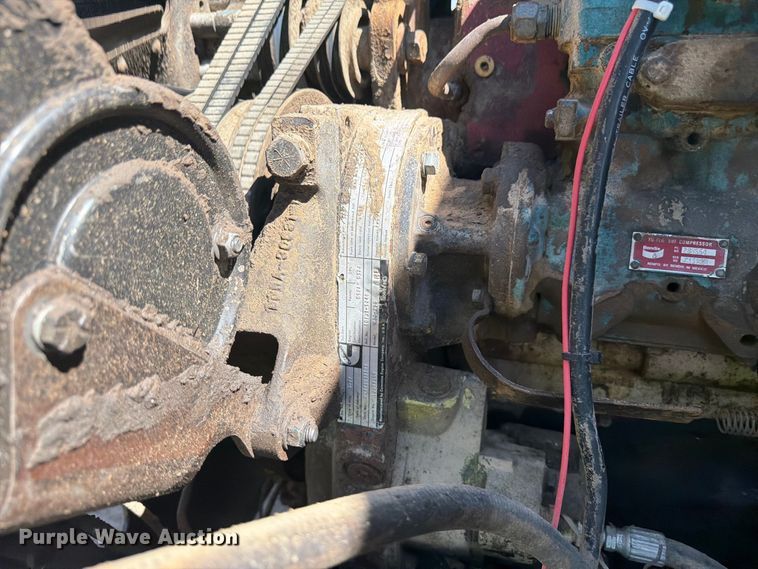 image for item FM7635 1975 Ford 9000 tank truck