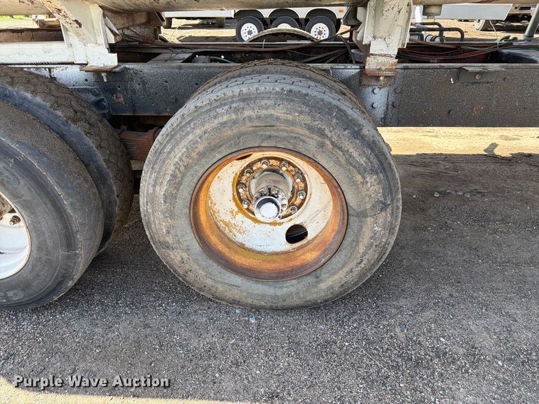 image for item FM7635 1975 Ford 9000 tank truck
