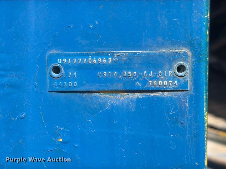 image for item FM7635 1975 Ford 9000 tank truck