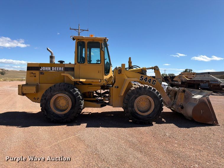 image for item FM7657 1995 John Deere 544G wheel loader