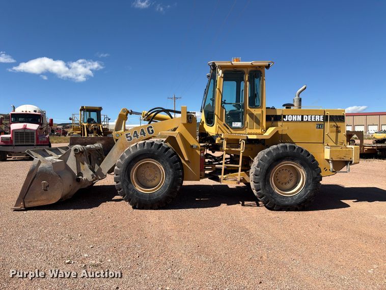 image for item FM7657 1995 John Deere 544G wheel loader