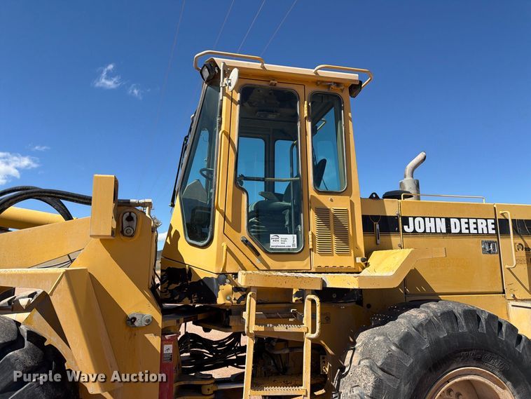 image for item FM7657 1995 John Deere 544G wheel loader