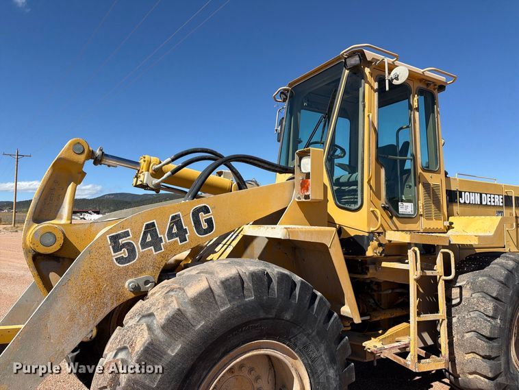 image for item FM7657 1995 John Deere 544G wheel loader